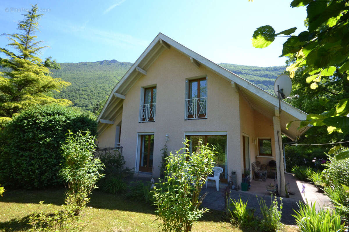 Maison à DOUSSARD