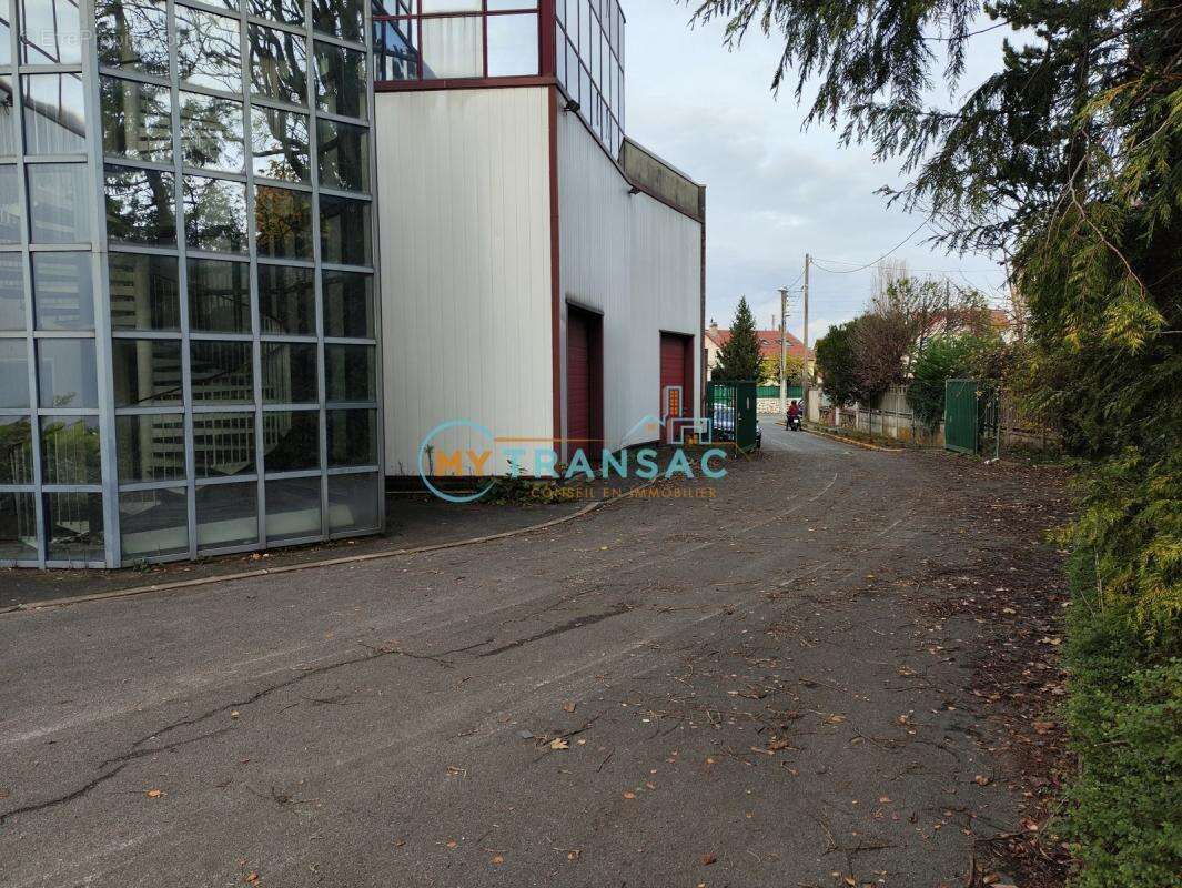 Commerce à ABLON-SUR-SEINE