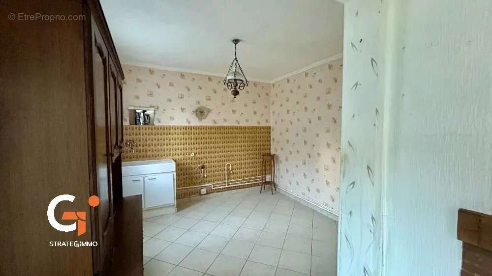 Maison à SAINT-ETIENNE-DU-ROUVRAY