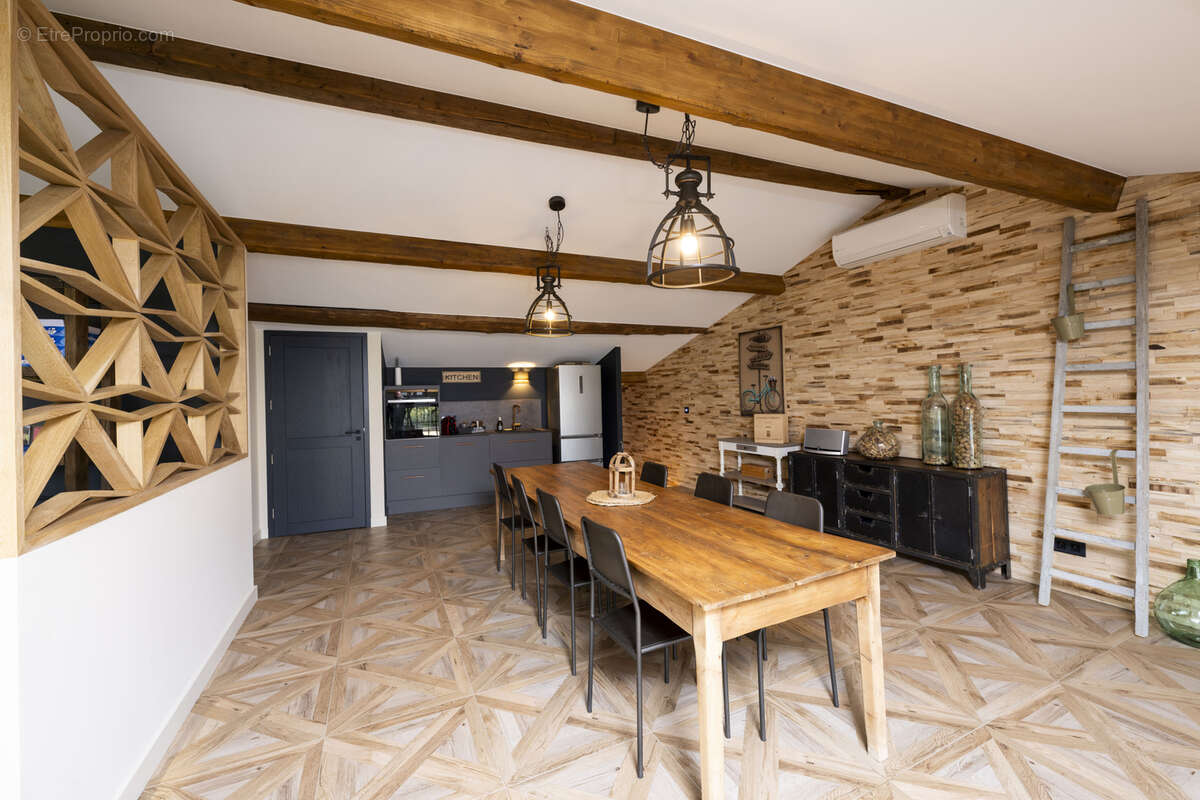 Maison à SAINT-BONNET-DE-MURE