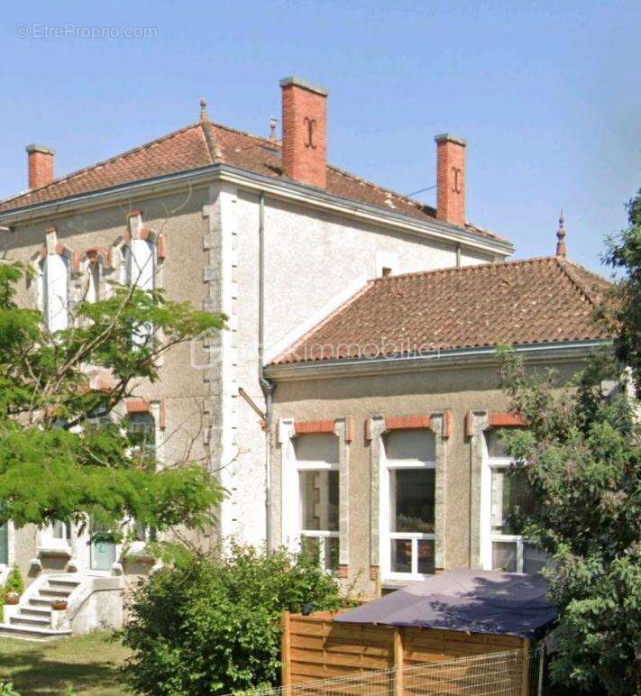 Maison à MOULIN-NEUF