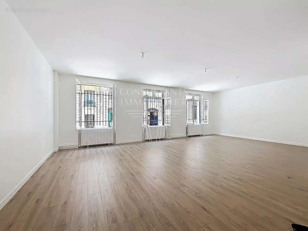 Appartement à PARIS-8E