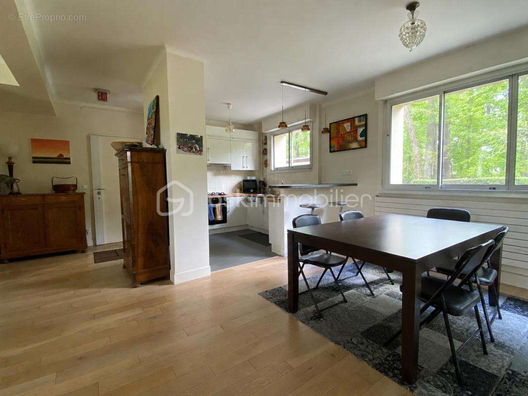 Appartement à VILLE-D'AVRAY