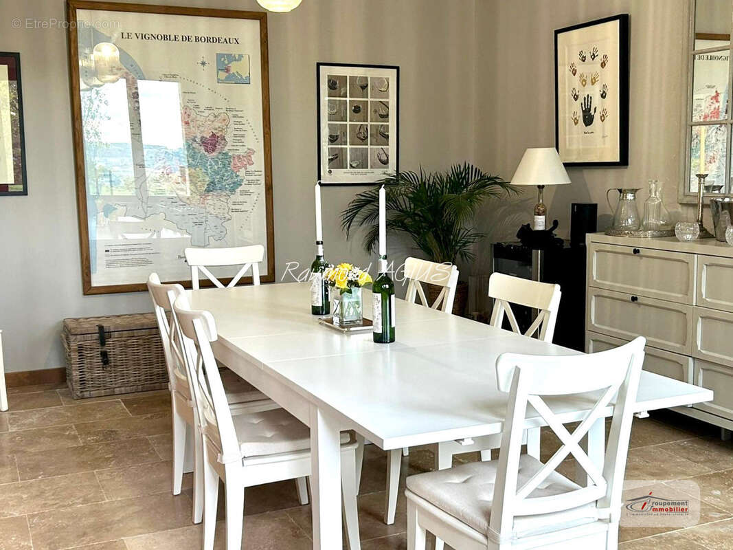 Maison à SAINT-EMILION