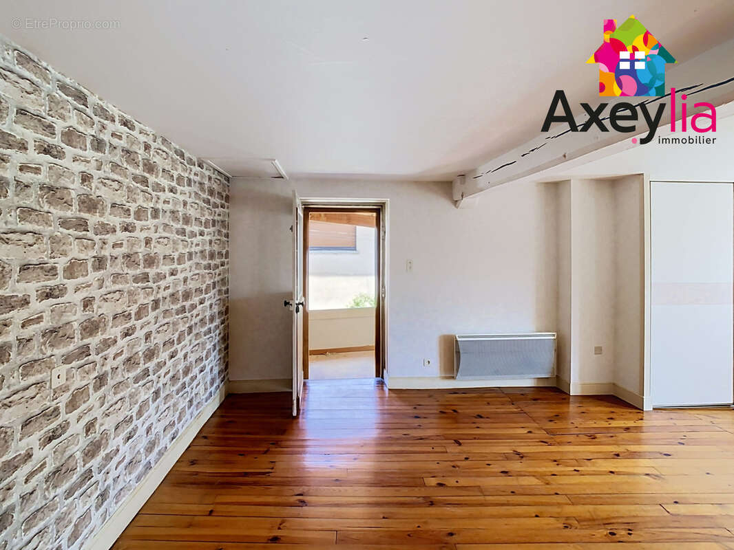 A vendre- saint-andré d'apchon- maison de village avec terrasse - photo 4