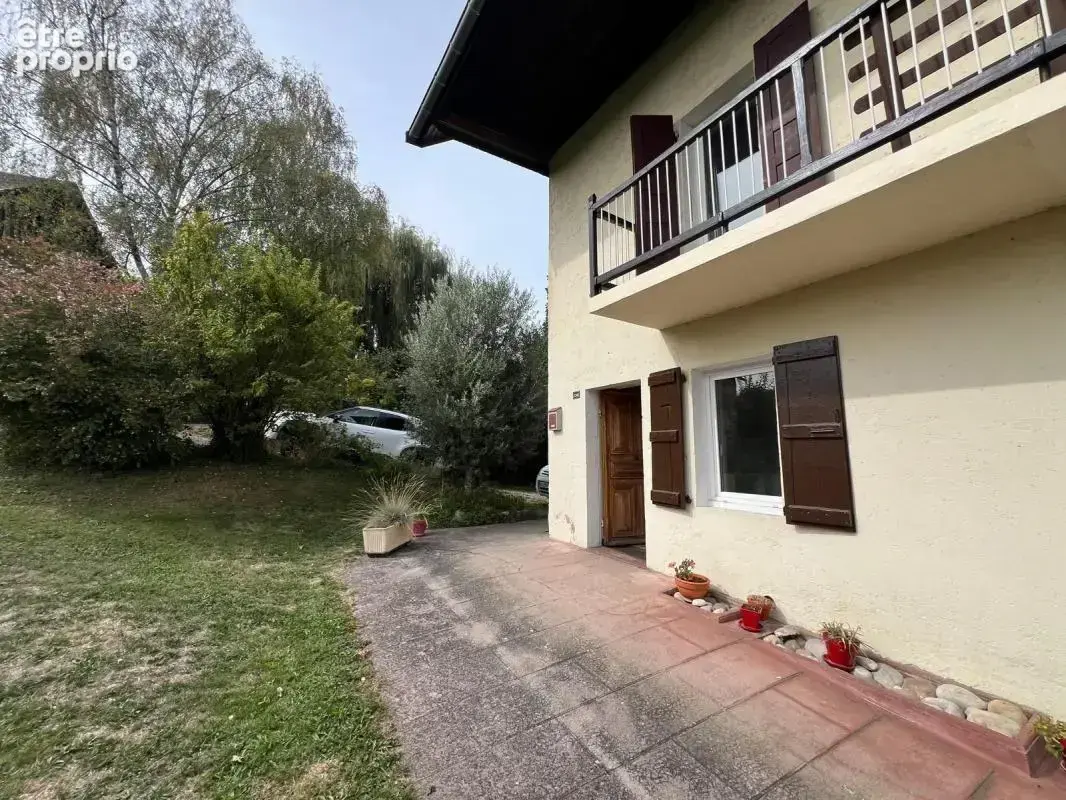 À VENDRE en EXCLUSIVITÉ à BLOYE - Maison mitoyenne avec dépendance et beau terrain de 938 m² - photo 9