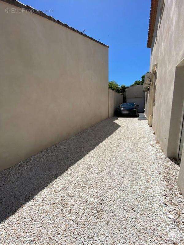 Maison à MAUGUIO