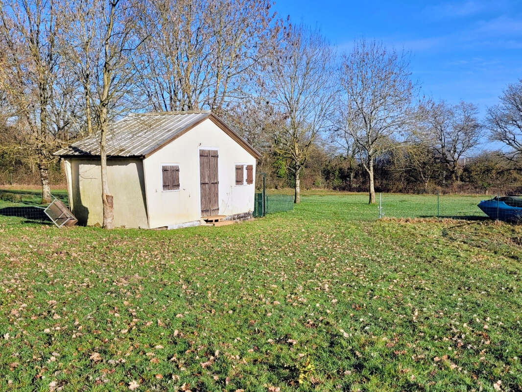 Terrain à SAINT-ANDRE-DE-LA-MARCHE
