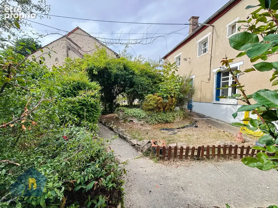 Maison à CLUGNAT
