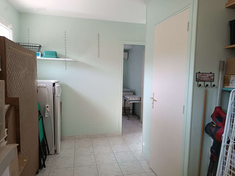 Nérondes (18350)   Ensemble immobilier de 227 m2 avec logement indépendant, véranda et deux garages - photo 20