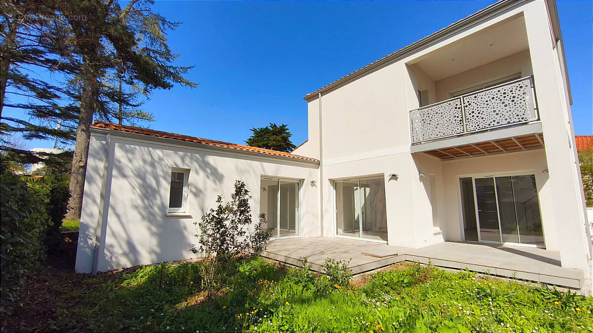 Maison à SAINT-GEORGES-DE-DIDONNE