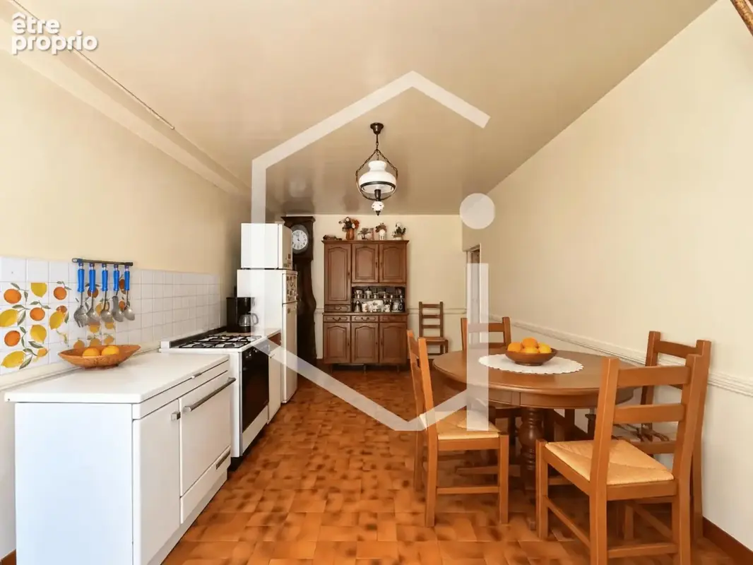 Sury-en-Vaux   Maison 97 m2 à rénover avec grange, écurie et terrain constructible - photo 4