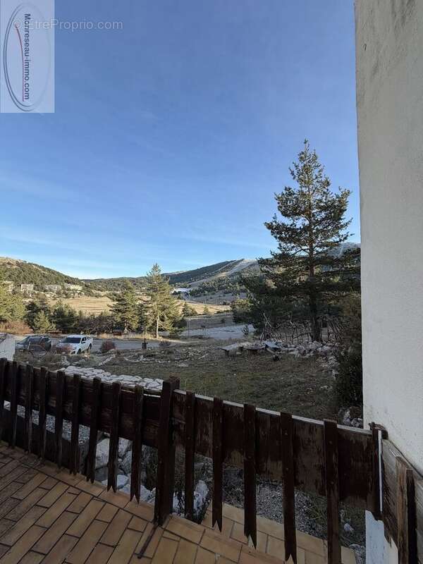 Appartement à GREOLIERES