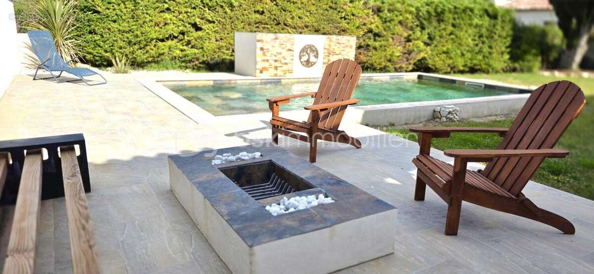 Maison à SAINT-LAURENT-DES-ARBRES