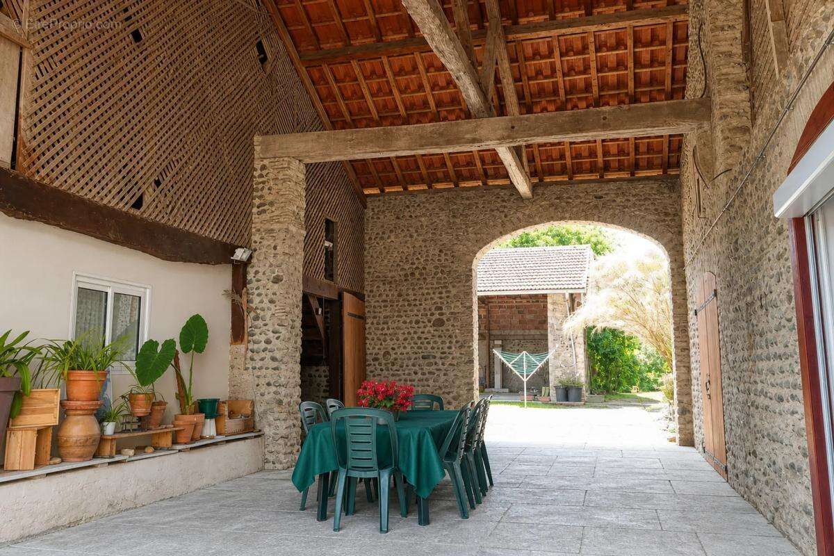 Maison à LABATUT-RIVIERE