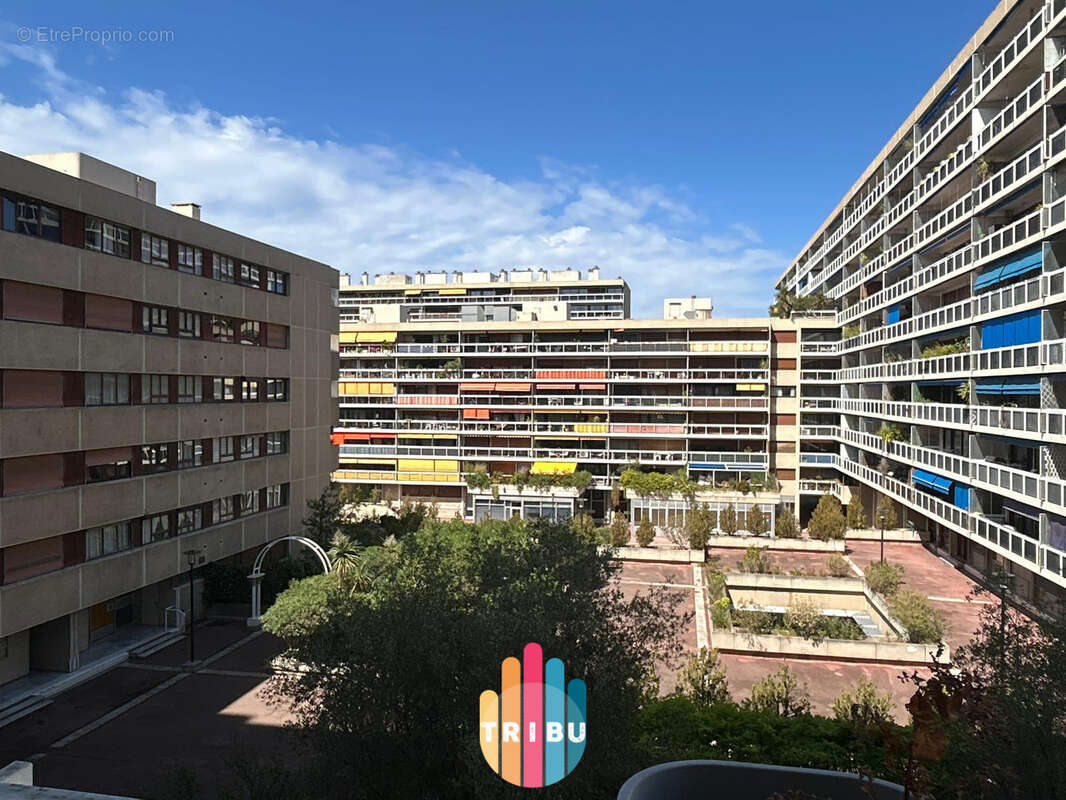 Appartement traversant de 95 m2 avec terrasse et double box   Résidence Le Méditerranée, Marseille - photo 15