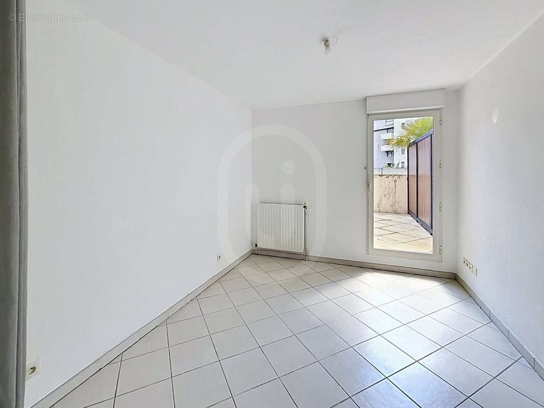 Montpellier - port marianne - t2 - grande terrasse de 30m² - parking sous sol - photo 5