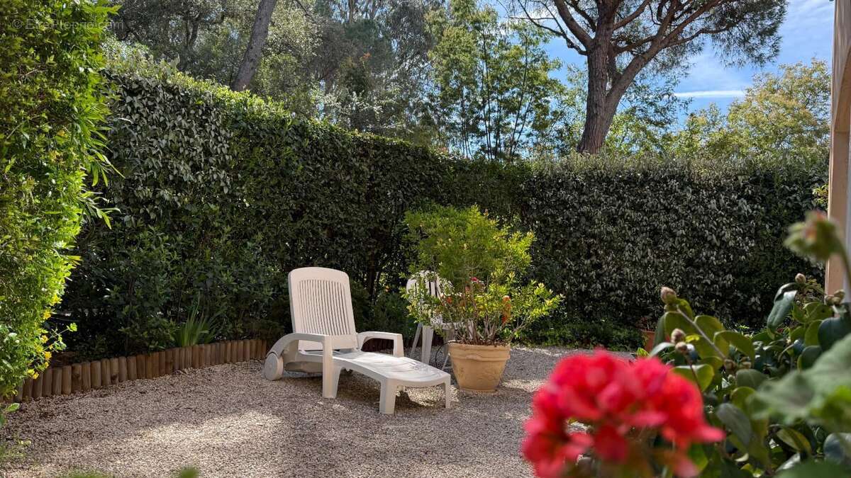 Appartement à vendre 2 pièces SAINT RAPHAEL (83) - photo 2