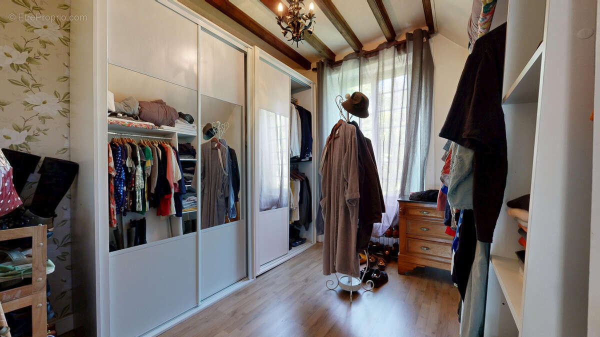 Propriété de caractère du XVIIIᵉ siècle avec maison et dépendances - photo 19