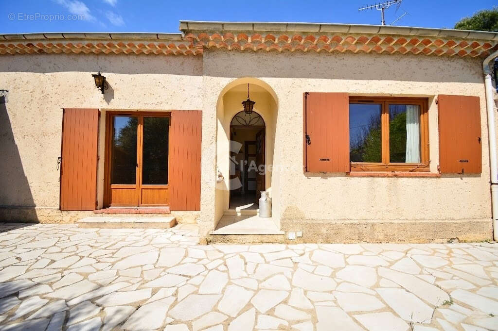 Maison à MOUGINS