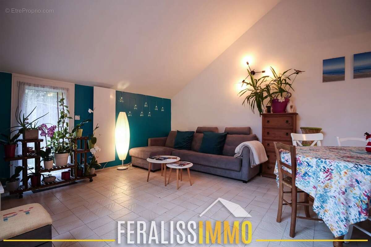 Maison à JOUY-LE-MOUTIER