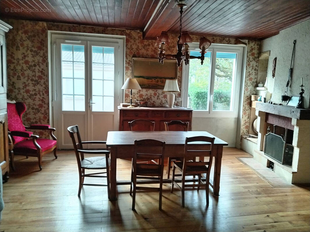 Maison à LE PIZOU