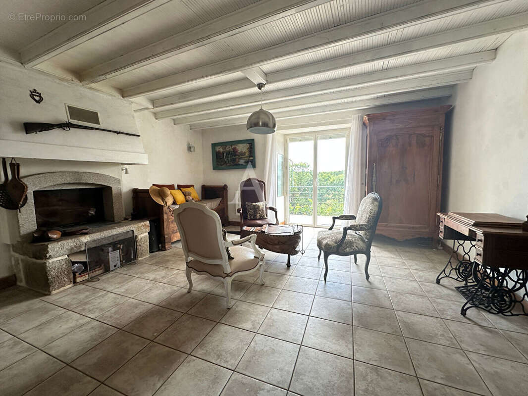 Maison à LA CHAPELLE-PALLUAU