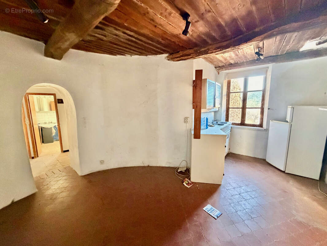 Maison à BAGNOLS-EN-FORET