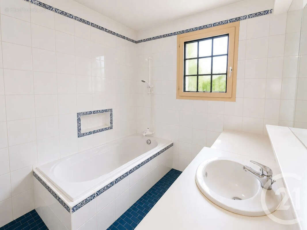 Maison 109 m² à La Chapelle-Reanville  - photo 7