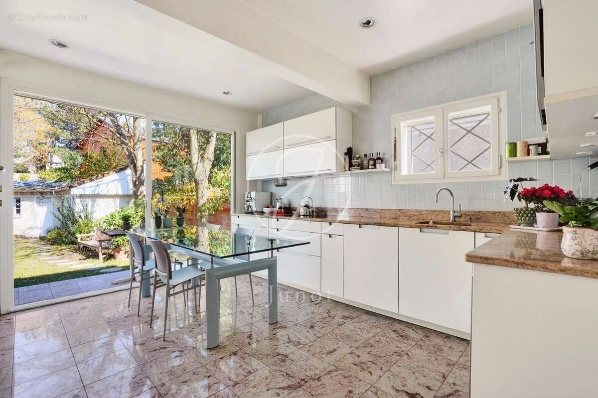 Maison à LE VESINET