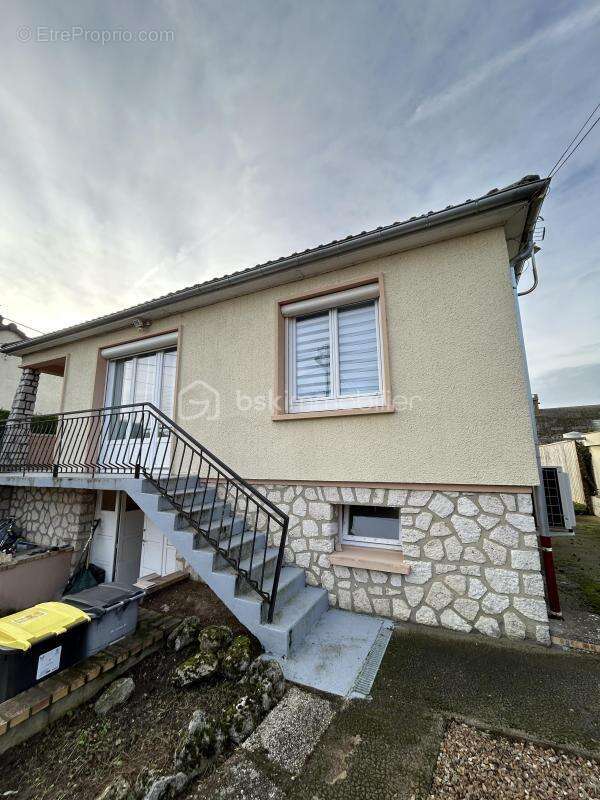 Maison à AMILLY
