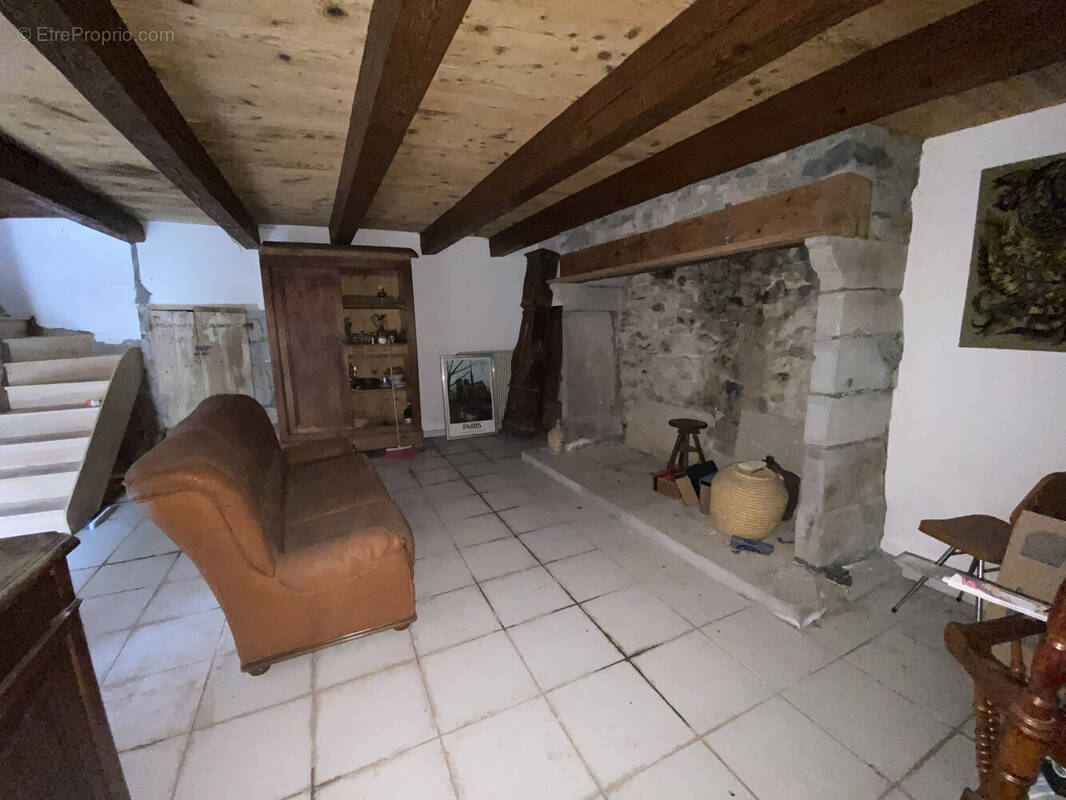 Maison à SAINT-DONAT