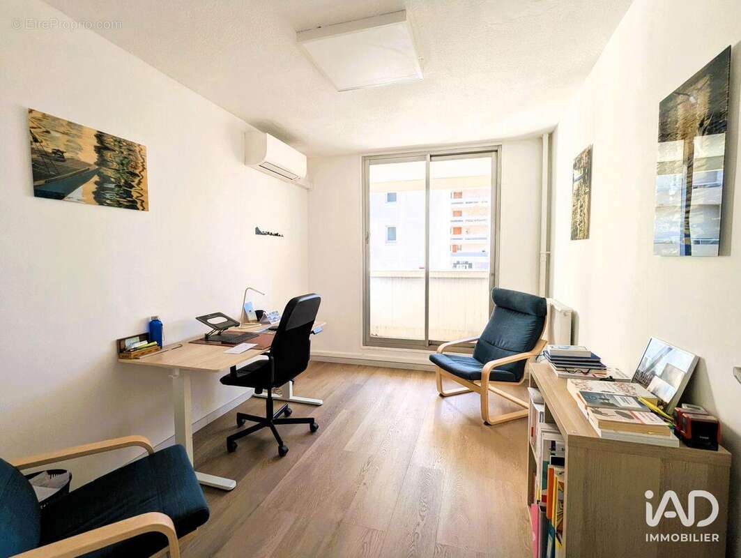 Photo 2 - Commerce à TOULON