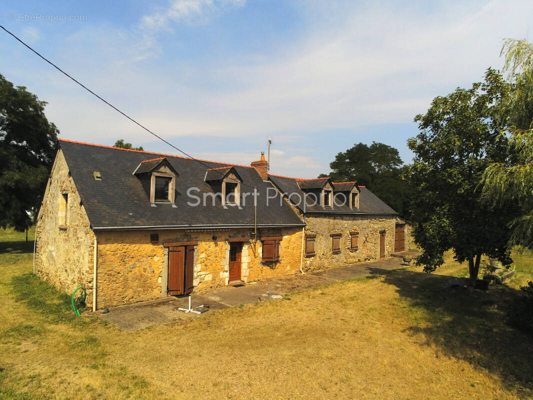 Maison à JARZE