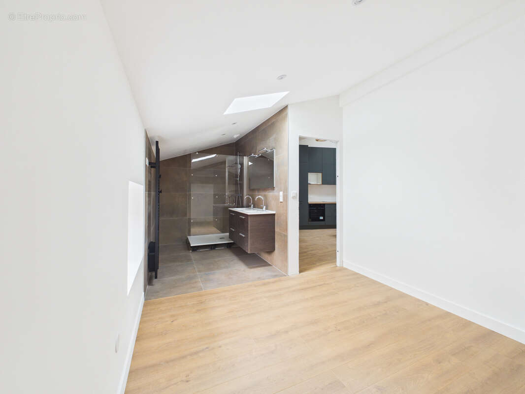 Appartement à BRIVES-CHARENSAC