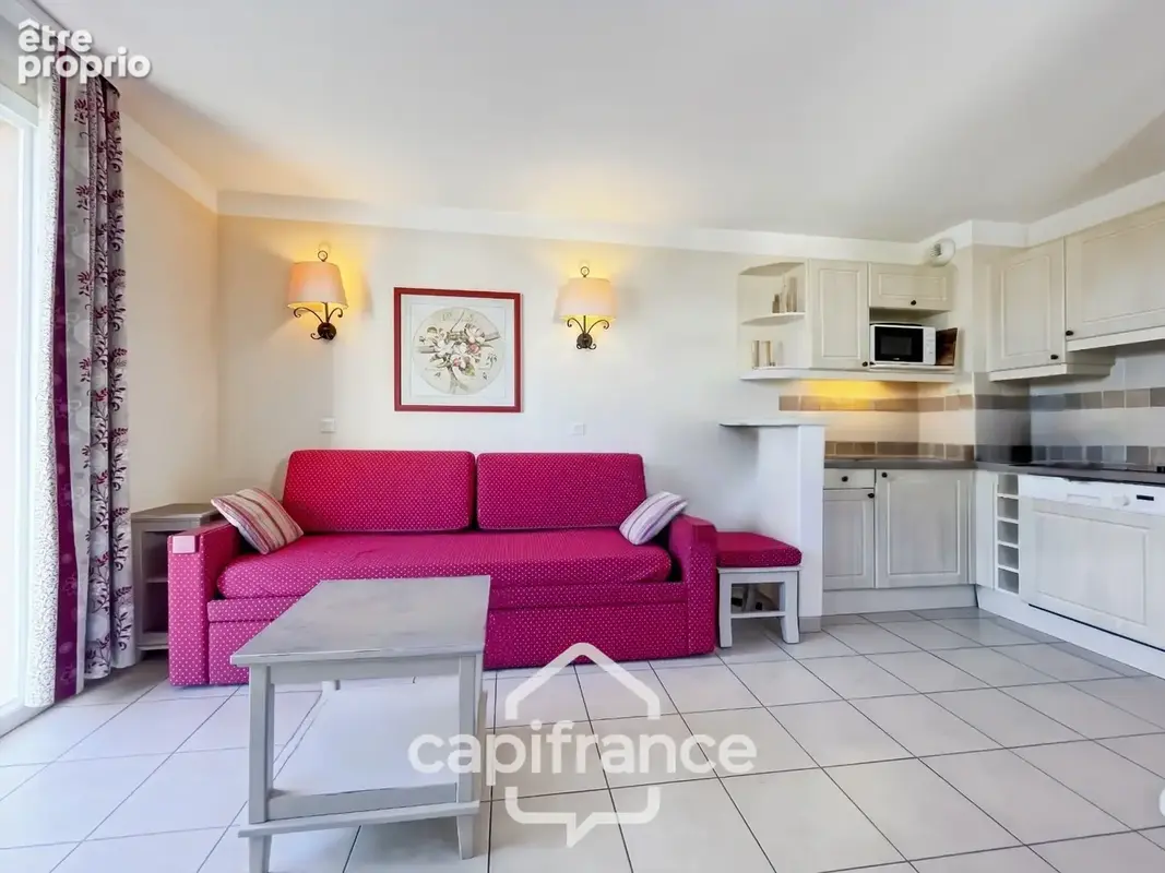 DOMAINE DE PONT ROYAL, maison  de 45 m2 avec vue dégagée , élevée d'un étage, 2 chambres, mitoyenne d'un seul côté, piscine priv - photo 7