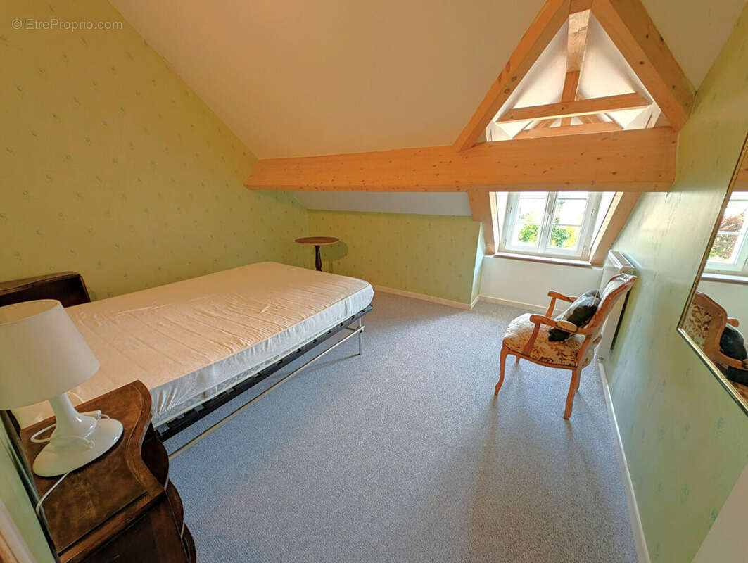 Maison à AILLANT-SUR-THOLON