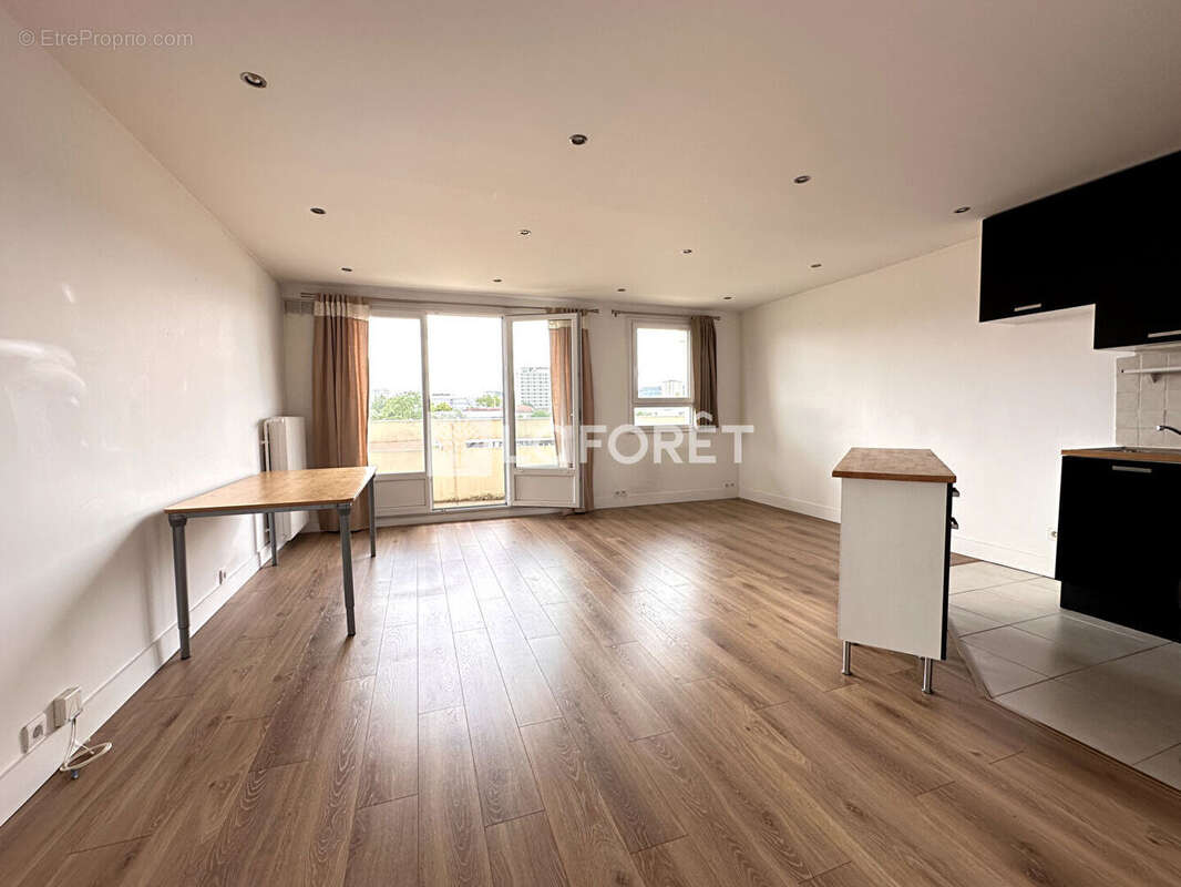 Appartement à NANTERRE