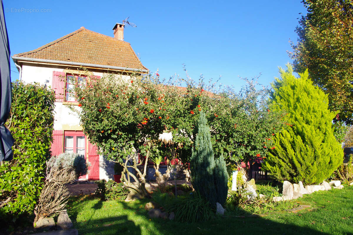 Maison à CHARLIEU