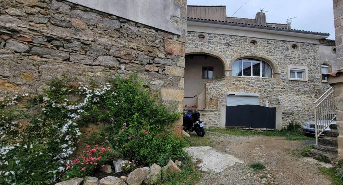 Maison à SAINT-PAUL-LE-JEUNE