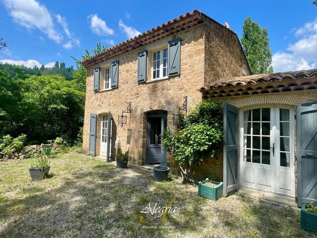 Maison à VILLECROZE