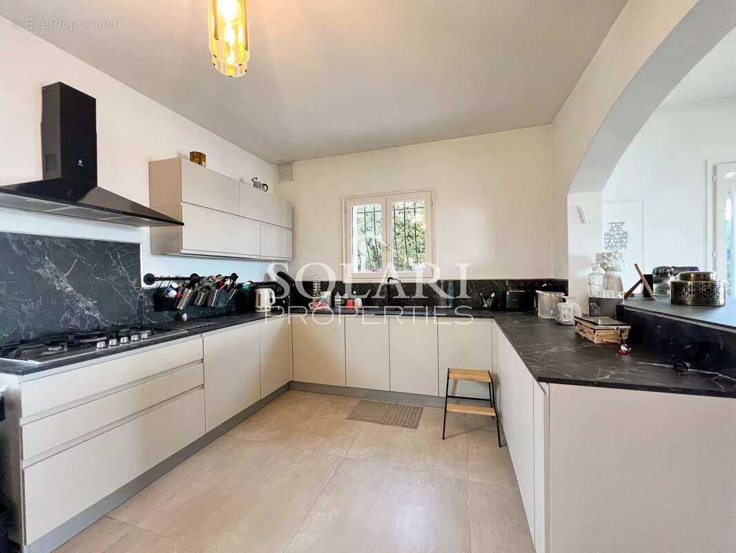 Maison à MANDELIEU-LA-NAPOULE