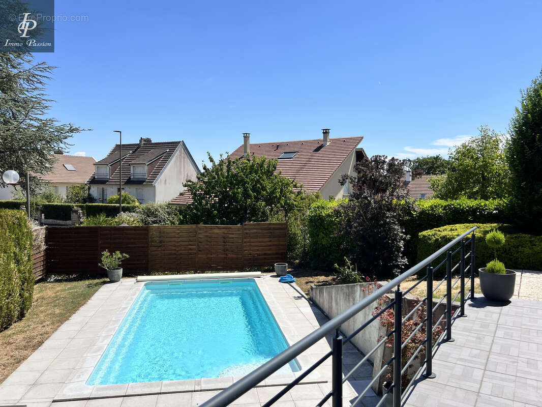 A vendre à fontaine-les-dijon charmante maison de 220m2 avec piscine - photo 8