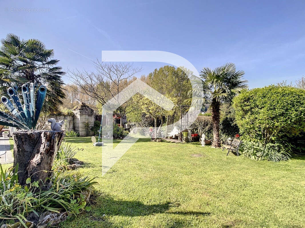 Maison à MONTIGNY-LENGRAIN