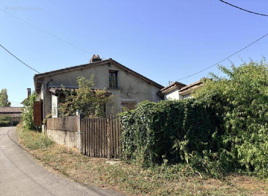 Maison à NANTEUIL-EN-VALLEE
