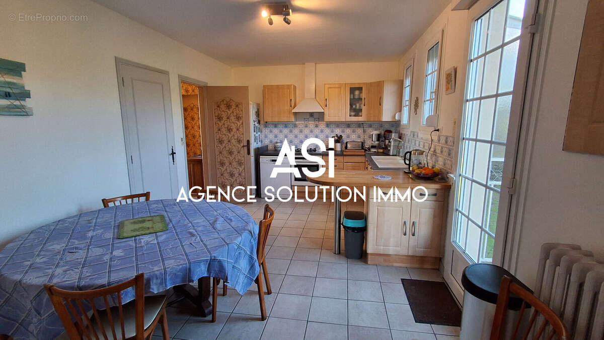 Maison à VILLAINES-LA-JUHEL