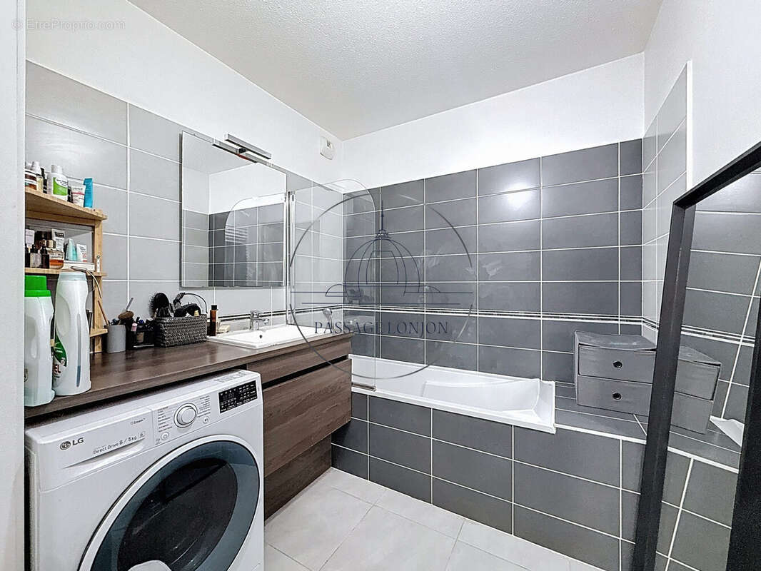 Appartement à LE CRES