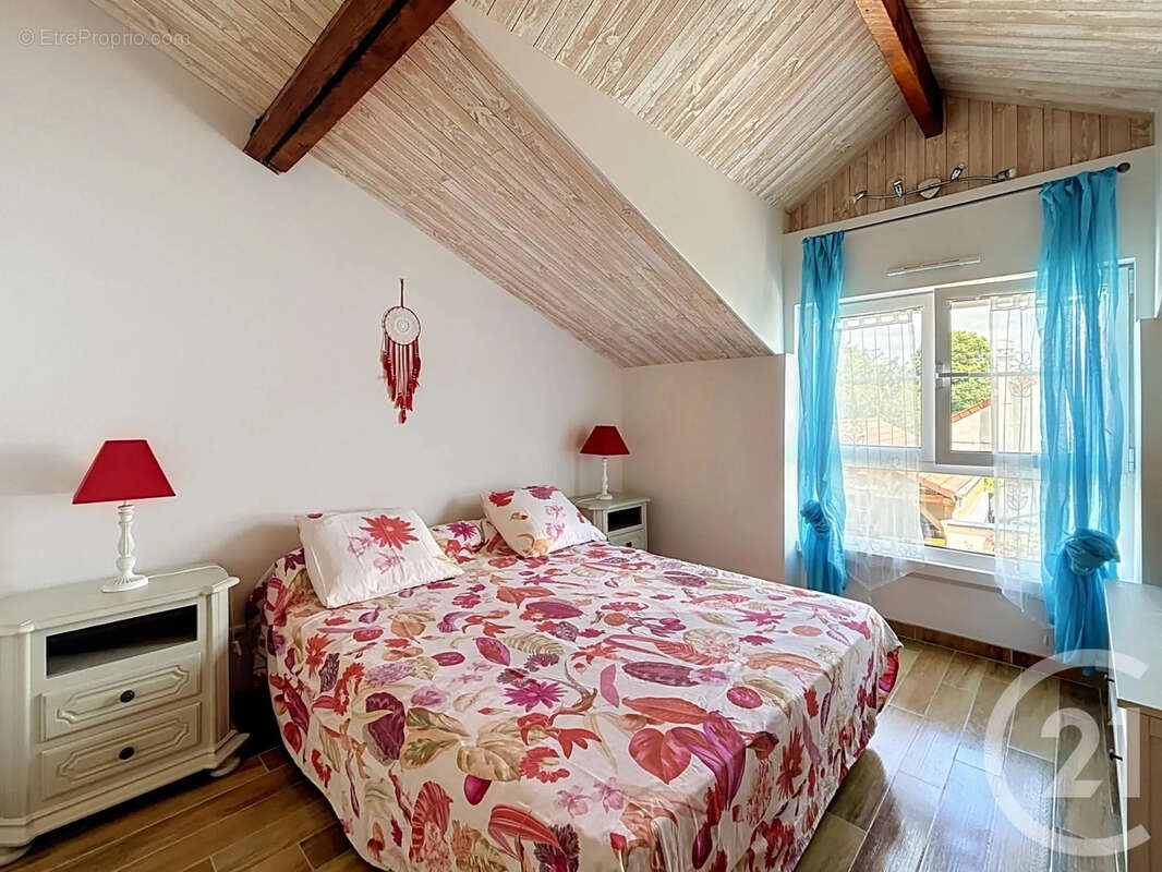 Maison 300 m² à Combs-La-Ville  - photo 14