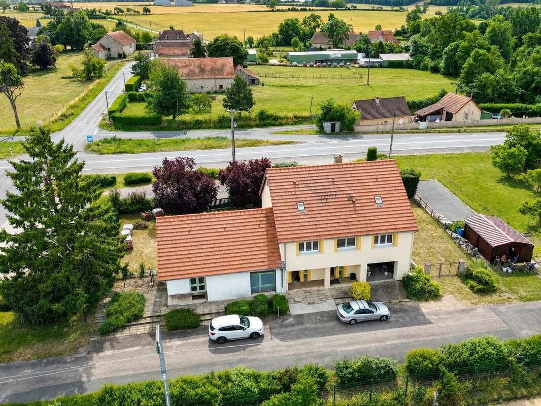 Maison à fort potentiel d'investissement sur axe stratégique vichy / varennes-sur-allier - photo 3