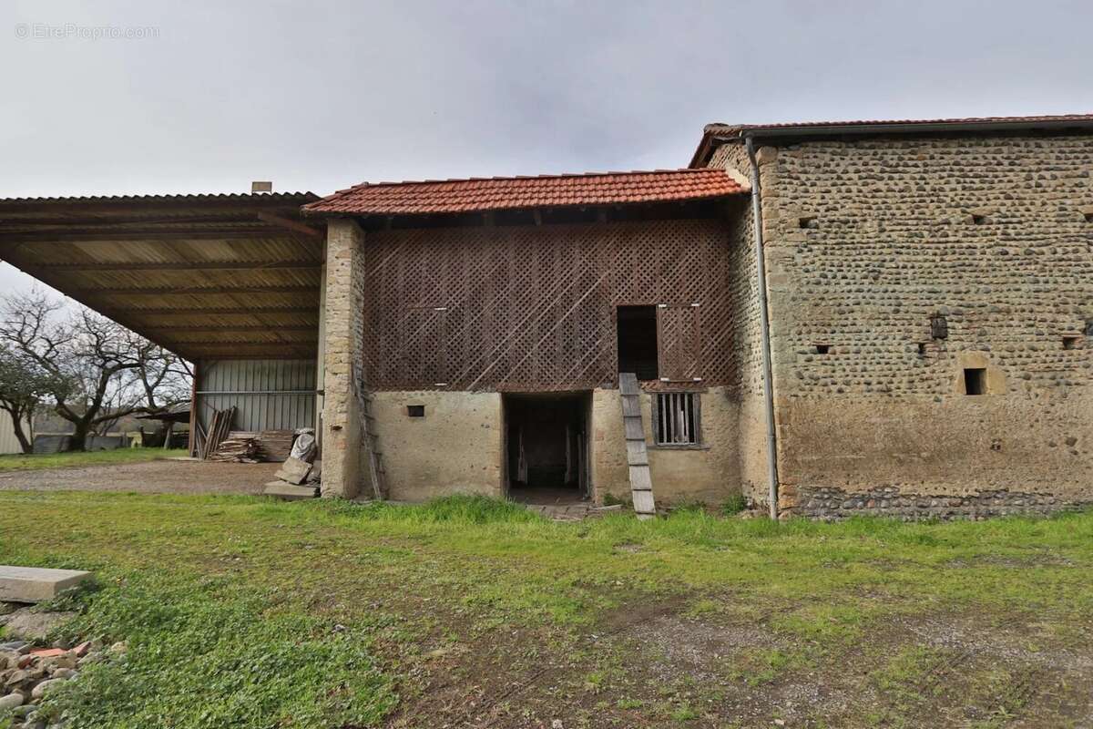 Maison à CASTELNAU-RIVIERE-BASSE